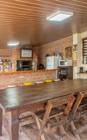 Casa à venda com 280m², 4 quartos e 5 vagas Casa à venda com 280m², 4 quartos e 5 vagasSala de jantar