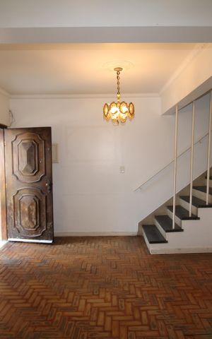 Casa para alugar com 145m², 3 quartos e 2 vagasSala