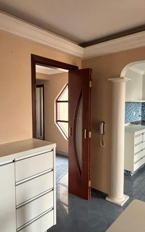 Apartamento à venda com 180m², 3 quartos e 2 vagas Apartamento à venda com 180m², 3 quartos e 2 vagasCozinha