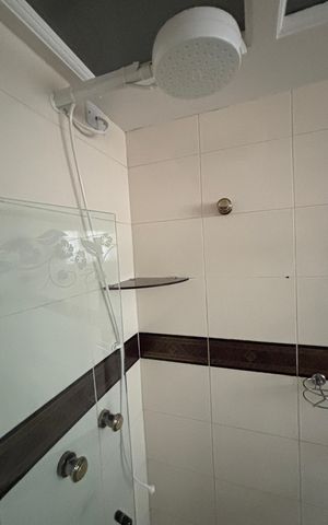 Apartamento à venda com 180m², 3 quartos e 2 vagas Apartamento à venda com 180m², 3 quartos e 2 vagasBanheiro da Suíte