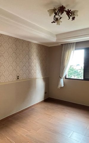 Apartamento à venda com 180m², 3 quartos e 2 vagas Apartamento à venda com 180m², 3 quartos e 2 vagasSuíte