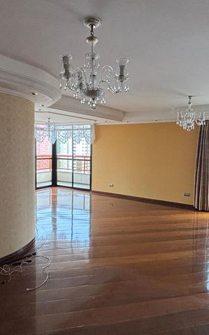 Apartamento à venda com 180m², 3 quartos e 2 vagas Apartamento à venda com 180m², 3 quartos e 2 vagasSala