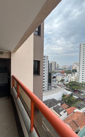 Apartamento à venda com 180m², 3 quartos e 2 vagas Apartamento à venda com 180m², 3 quartos e 2 vagasVaranda