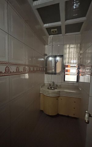 Apartamento à venda com 180m², 3 quartos e 2 vagas Apartamento à venda com 180m², 3 quartos e 2 vagasLavabo