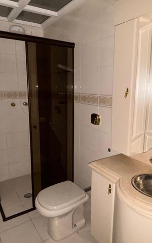Apartamento à venda com 180m², 3 quartos e 2 vagas Apartamento à venda com 180m², 3 quartos e 2 vagasBanheiro
