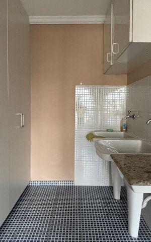 Apartamento à venda com 180m², 3 quartos e 2 vagas Apartamento à venda com 180m², 3 quartos e 2 vagasÁrea de Serviço