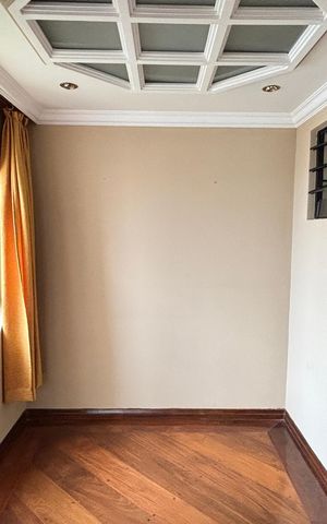 Apartamento à venda com 180m², 3 quartos e 2 vagas Apartamento à venda com 180m², 3 quartos e 2 vagasEscritório
