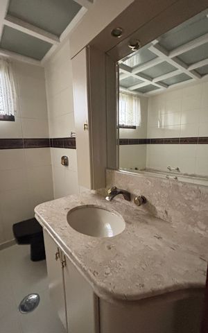 Apartamento à venda com 180m², 3 quartos e 2 vagas Apartamento à venda com 180m², 3 quartos e 2 vagasBanheiro da Suíte