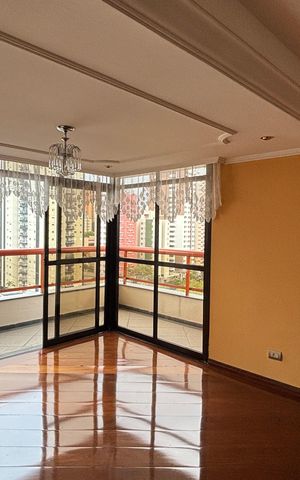Apartamento à venda com 180m², 3 quartos e 2 vagas Apartamento à venda com 180m², 3 quartos e 2 vagasSala