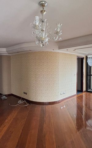 Apartamento à venda com 180m², 3 quartos e 2 vagas Apartamento à venda com 180m², 3 quartos e 2 vagasSala