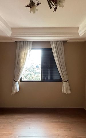 Apartamento à venda com 180m², 3 quartos e 2 vagas Apartamento à venda com 180m², 3 quartos e 2 vagasSuíte