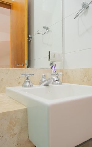 Casa de condomínio à venda com 163m², 3 quartos e 2 vagasBanheiro Social