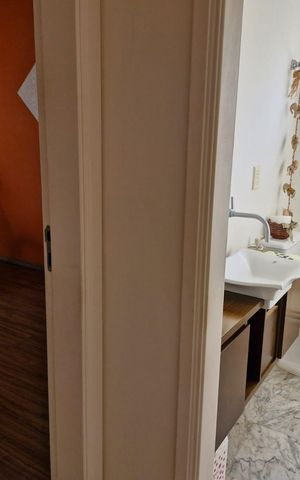 Casa de condomínio à venda com 290m², 4 quartos e 6 vagas Casa de condomínio à venda com 290m², 4 quartos e 6 vagasLavabo