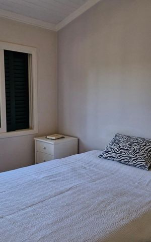 Casa de condomínio à venda com 290m², 4 quartos e 6 vagas Casa de condomínio à venda com 290m², 4 quartos e 6 vagasQuarto 1