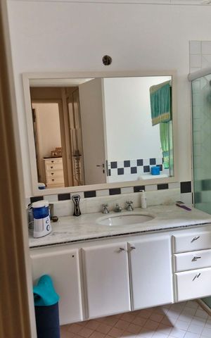 Casa de condomínio à venda com 290m², 4 quartos e 6 vagas Casa de condomínio à venda com 290m², 4 quartos e 6 vagasBanheiro 3