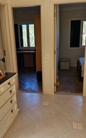 Casa de condomínio à venda com 290m², 4 quartos e 6 vagas Casa de condomínio à venda com 290m², 4 quartos e 6 vagasAcesso