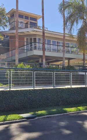 Casa de condomínio à venda com 290m², 4 quartos e 6 vagas Casa de condomínio à venda com 290m², 4 quartos e 6 vagasFachada