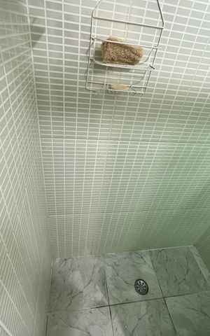 Casa para alugar com 100m², 2 quartos e 1 vaga Casa para alugar com 100m², 2 quartos e 1 vagaBanheiro 1