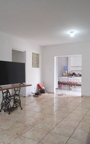 Casa para alugar com 130m², 2 quartos e 2 vagasSala