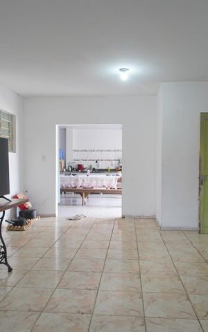 Casa para alugar com 130m², 2 quartos e 2 vagasSala