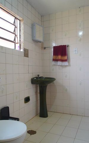 Casa para alugar com 130m², 2 quartos e 2 vagasBanheiro da Suíte 1