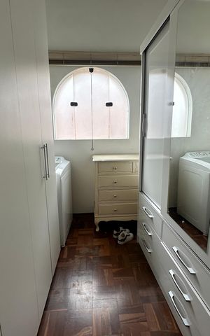 Casa à venda com 700m², 4 quartos e 4 vagasQuarto de Serviço