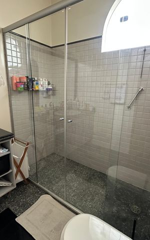 Casa à venda com 700m², 4 quartos e 4 vagasBanheiro da Suíte 4