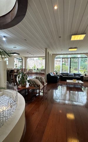 Casa à venda com 700m², 4 quartos e 4 vagasSala