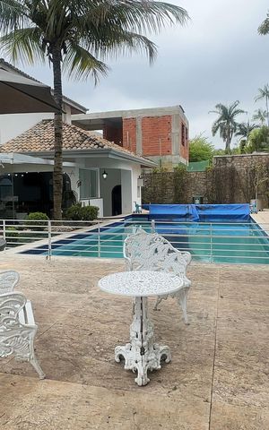 Casa à venda com 700m², 4 quartos e 4 vagasPiscina
