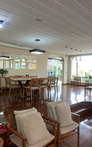 Casa à venda com 700m², 4 quartos e 4 vagasSala