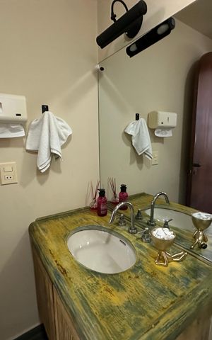 Casa à venda com 700m², 4 quartos e 4 vagasBanheiro Social