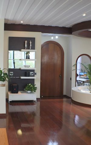 Casa à venda com 700m², 4 quartos e 4 vagasSala