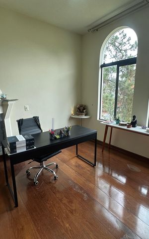 Casa à venda com 700m², 4 quartos e 4 vagasEscritório