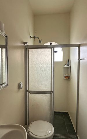 Casa à venda com 700m², 4 quartos e 4 vagasBanheiro de serviço