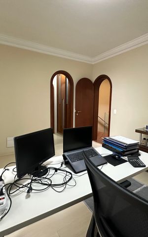 Casa à venda com 700m², 4 quartos e 4 vagasSuíte 2