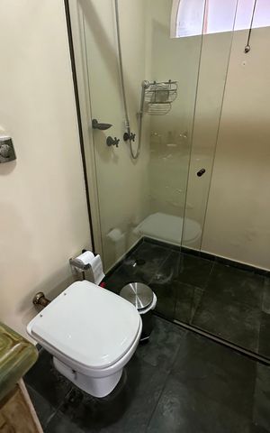 Casa à venda com 700m², 4 quartos e 4 vagasBanheiro Social