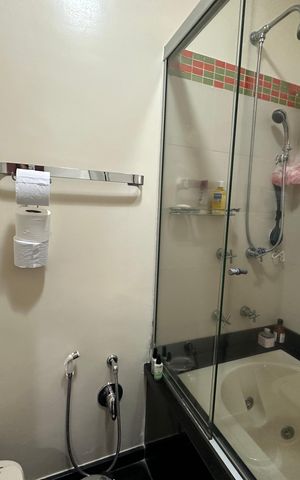 Casa à venda com 700m², 4 quartos e 4 vagasBanheiro da Suíte 1 e 2