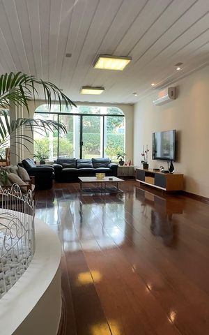 Casa à venda com 700m², 4 quartos e 4 vagasSala