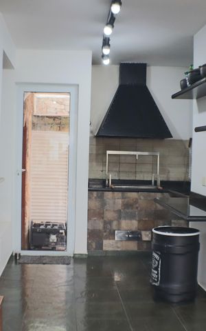 Casa à venda com 700m², 4 quartos e 4 vagasChurrasqueira