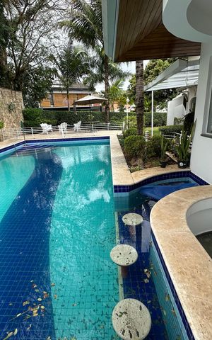 Casa à venda com 700m², 4 quartos e 4 vagasPiscina