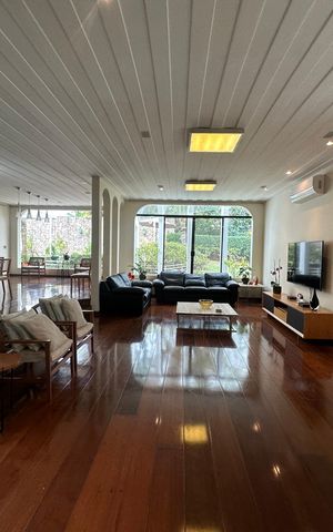Casa à venda com 700m², 4 quartos e 4 vagasSala