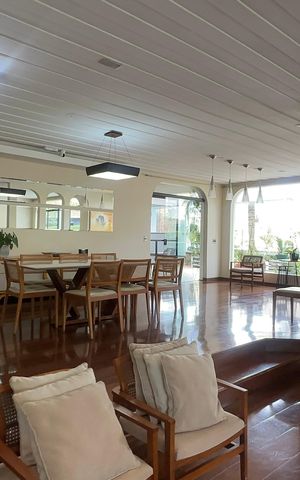 Casa à venda com 700m², 4 quartos e 4 vagasSala