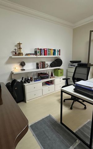 Casa à venda com 700m², 4 quartos e 4 vagasSuíte 2