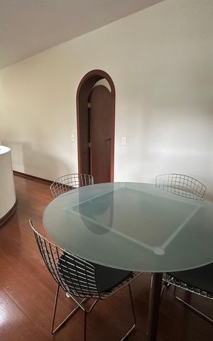 Casa à venda com 700m², 4 quartos e 4 vagasEscritório
