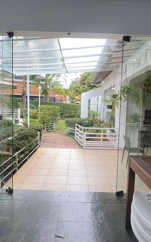 Casa à venda com 700m², 4 quartos e 4 vagasQuintal