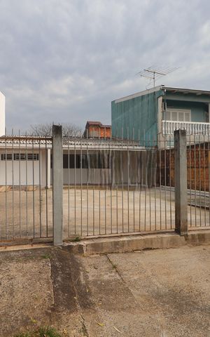 Casa à venda com 100m², 2 quartos e 4 vagasFachada