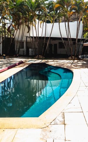 Casa à venda com 1450m², 3 quartos e 5 vagas Casa à venda com 1450m², 3 quartos e 5 vagasPiscina