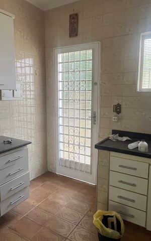 Casa à venda com 170m², 3 quartos e 3 vagas Casa à venda com 170m², 3 quartos e 3 vagasCozinha