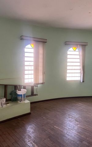 Casa à venda com 170m², 3 quartos e 3 vagas Casa à venda com 170m², 3 quartos e 3 vagasSala
