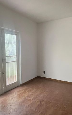 Casa à venda com 170m², 3 quartos e 3 vagas Casa à venda com 170m², 3 quartos e 3 vagasSala